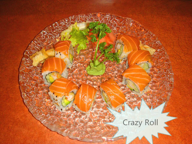 Shiso Sushi - salmon roll and tobiko